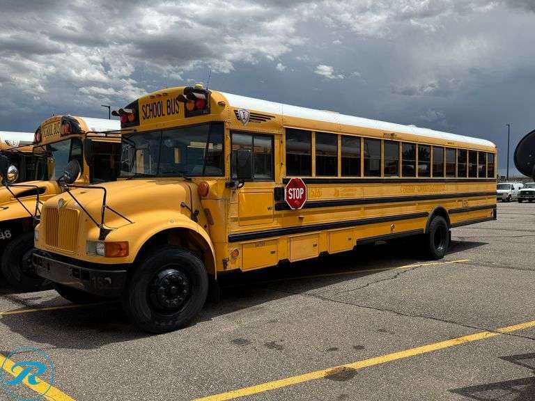 2004 IC Corporation CE300 RWD 77-Passenger School Bus