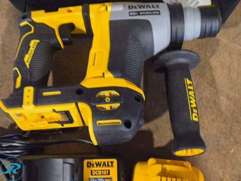 Dewalt DCH172 20V Cordless Rotary Hammer With Battery, Charger, Bag - Roller Auctions
