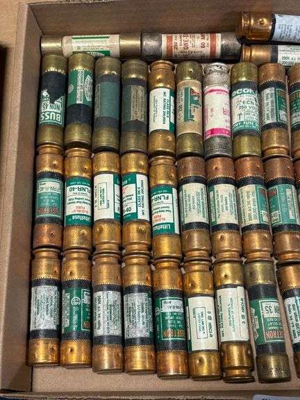 Tray of Assorted Fuses: Littelfuse, Fusetron, and Edison Cartridge - Roller Auctions