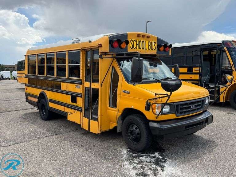 2003  Ford  E450   RWD  14-Passenger School Bus - Roller Auctions