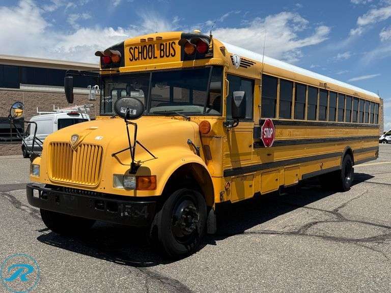 2004 IC Corporation CE300 RWD 77-Passenger School Bus