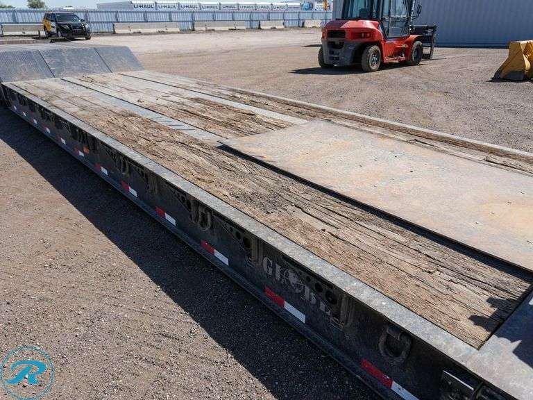 2013  Globe  TBN553-56-26  Tri-Axle Lowboy Trailer - Roller Auctions