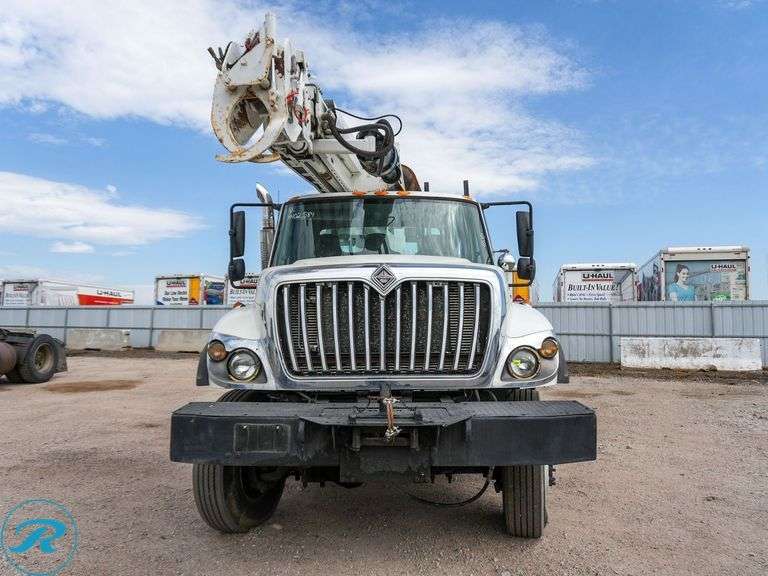 2007 International 7400 SFA 4WD S/A Digger Derrick Truck - Roller Auctions