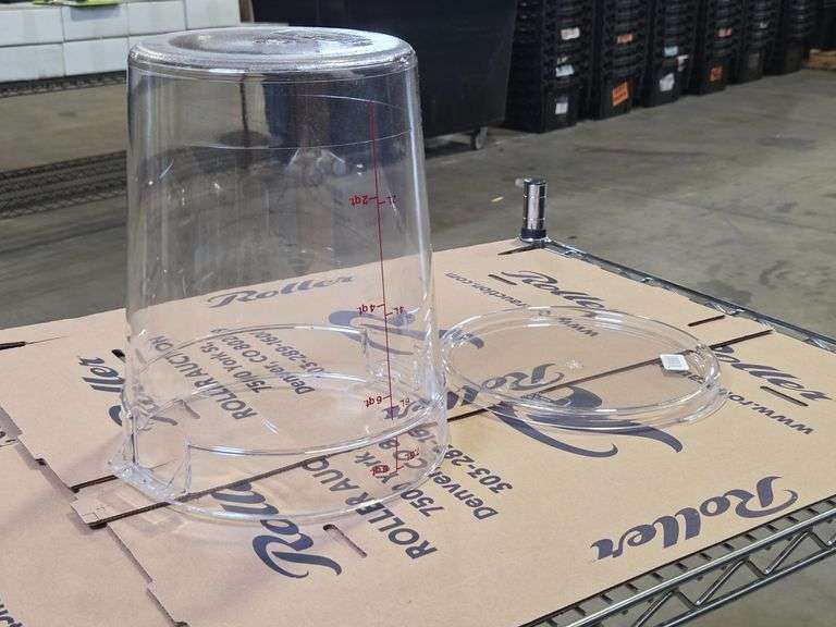 Cambro Round Food Storage Containers