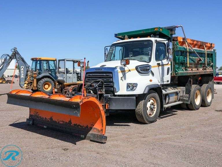 2013 Freightliner 114SD T/A Plow Truck