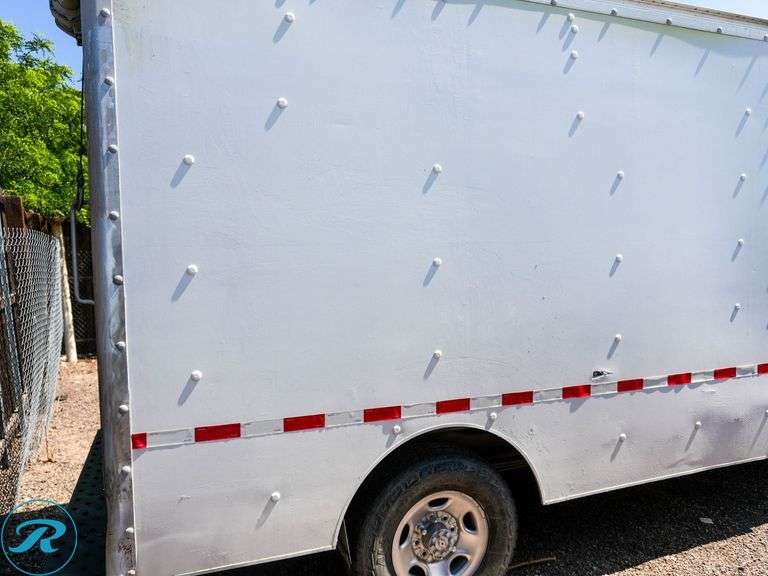2004  Chevrolet  Express 3500   RWD - Roller Auctions