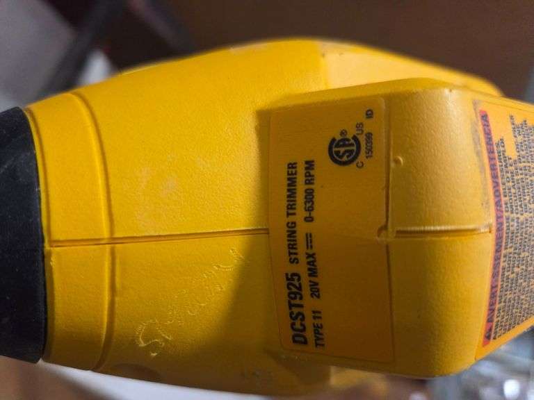 DeWalt DCST925 String Trimmer, 20V Max, Electric, with Charger and Battery - Roller Auctions