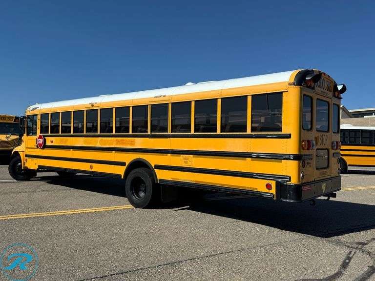 2005 IC Corporation CE300 RWD 77-Passenger School Bus - Roller Auctions