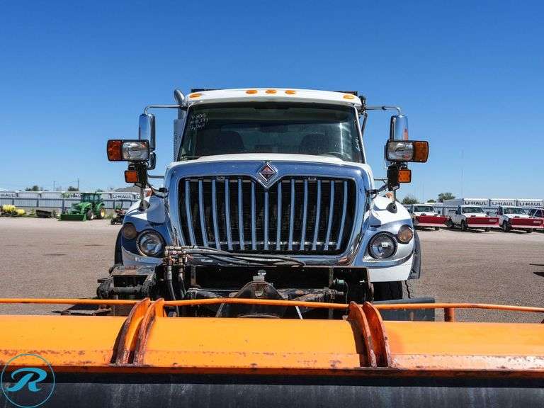 2015  International  7600  T/A  Plow Truck - Roller Auctions