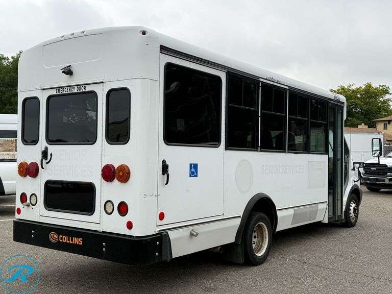 2016  Ford  Transit 350   Base  RWD  14-Passenger Shuttle Bus - Roller Auctions