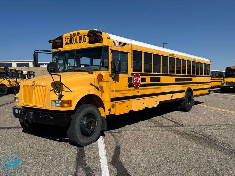 2004 IC Corporation CE300 RWD 77-Passenger School Bus