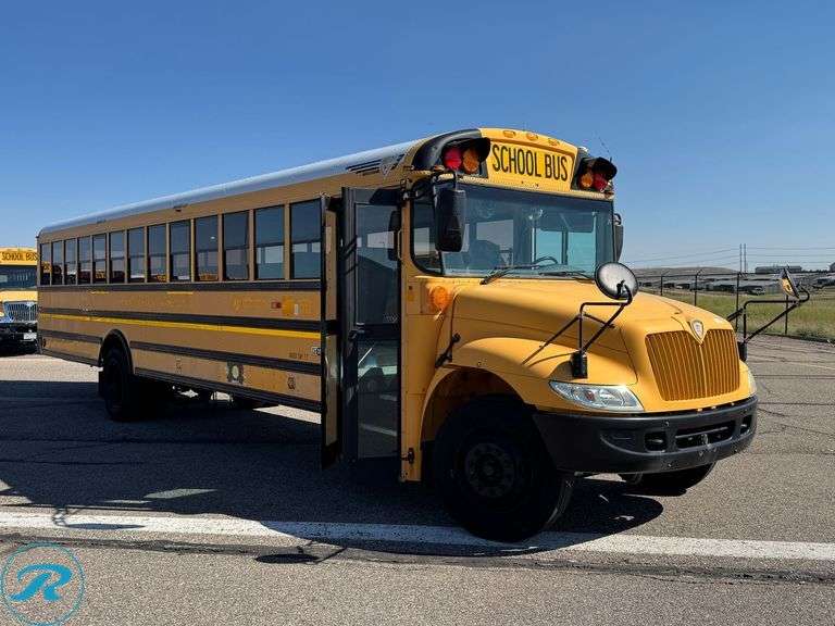 2005  IC Corporation  CE300  RWD  77-Passenger School Bus - Roller Auctions