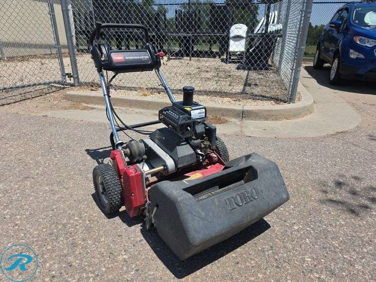 Toro Greensmaster 1000 Walk Behind Reel Mower (Inoperable Does Not Start)