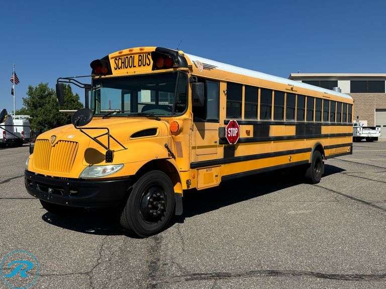 2006 IC Corporation CE300 RWD 77-Passenger School Bus