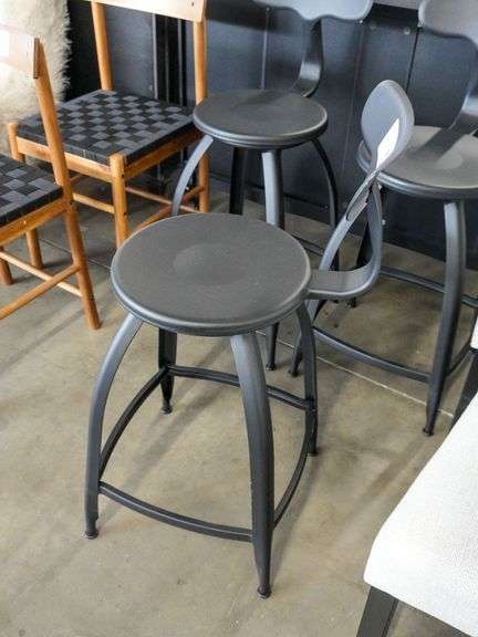 (3) Black Metal Bar Stools With Curved Backrest - Roller Auctions