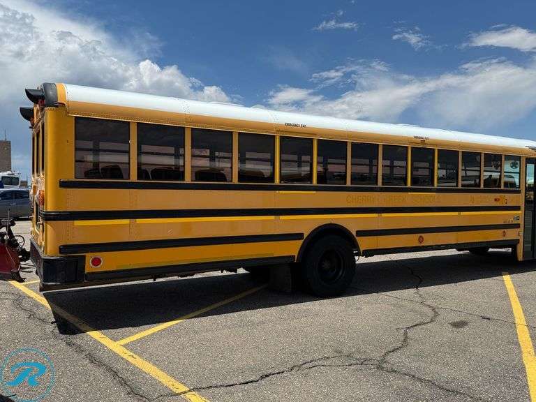 2005 IC Corporation CE300 RWD 77-Passenger School Bus - Roller Auctions