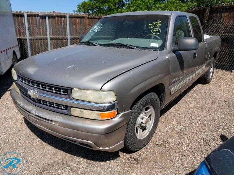 2000  Chevrolet  Silverado 1500 LS  RWD
