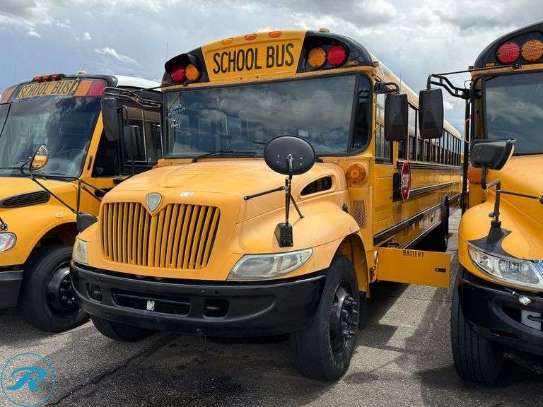 2005 IC Corporation CE300 RWD 77-Passenger School Bus