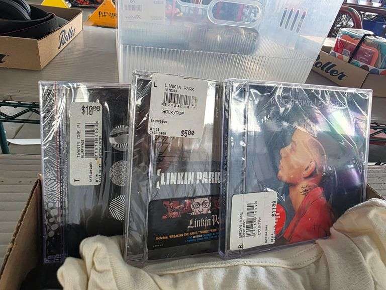 Electronics, Disney Winnie The Pooh Bag, CDs, Tumblers, Accessories - Roller Auctions