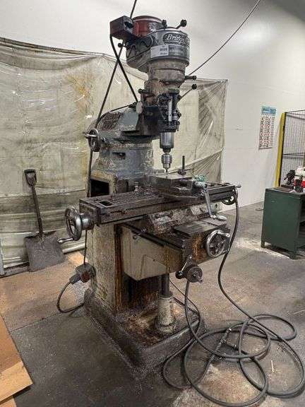 Famco Model 100 Vertical Milling Machine with Bridgeport Head, 42" x 10" Table, 8" Machinist Vice, 3ph