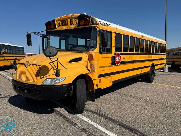 2005 IC Corporation CE300 RWD 77-Passenger School Bus