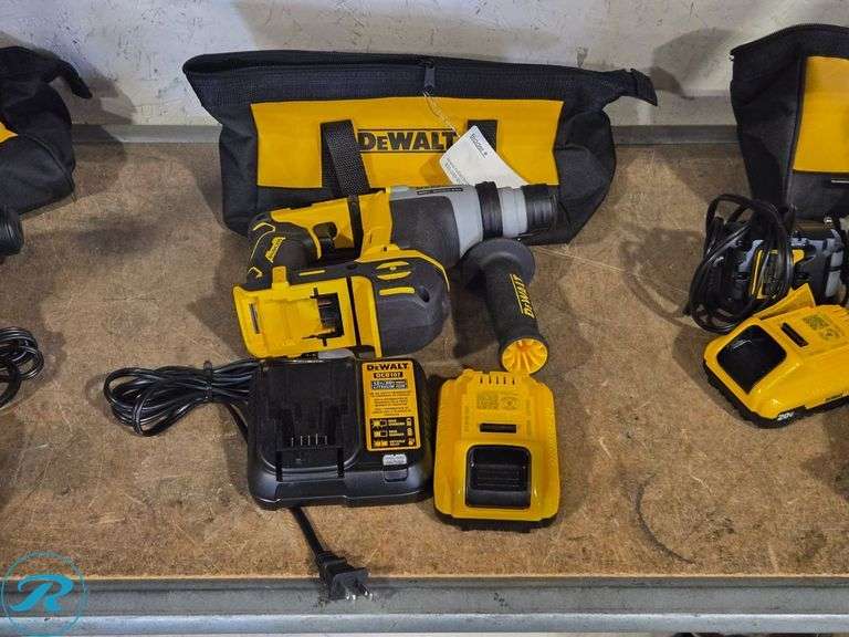 Dewalt DCH172 20V Cordless Rotary Hammer With Battery, Charger, Bag - Roller Auctions