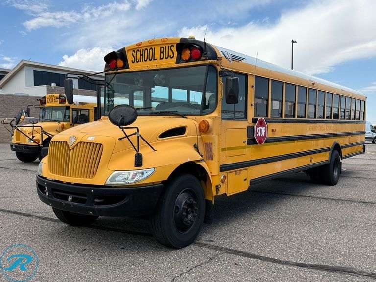 2005 IC Corporation CE300 RWD 77-Passenger School Bus