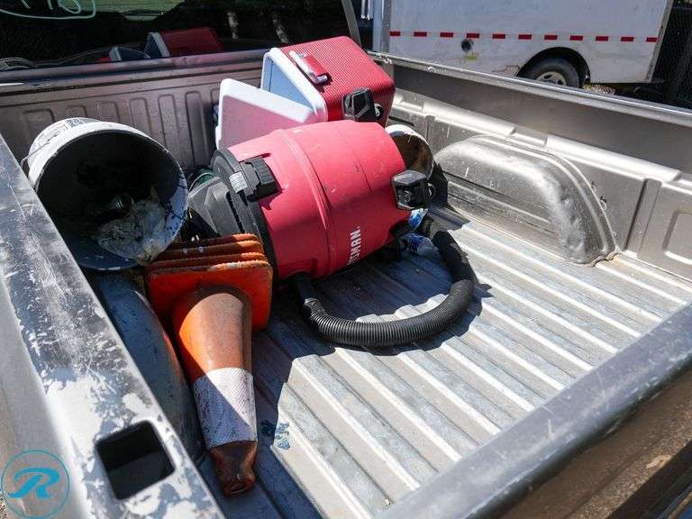 2000 Chevrolet Silverado 1500 LS RWD - Roller Auctions