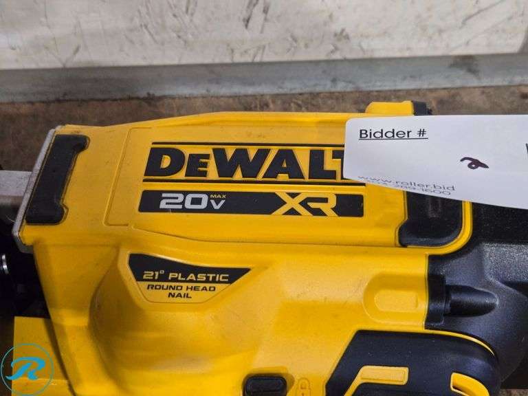 (2) Dewalt DCN920, DCN662 Cordless Nailers, 20V - Roller Auctions