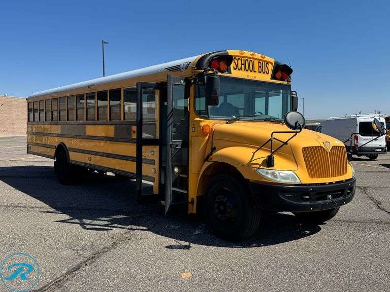 2006  IC Corporation  CE300  RWD  77-Passenger School Bus - Roller Auctions