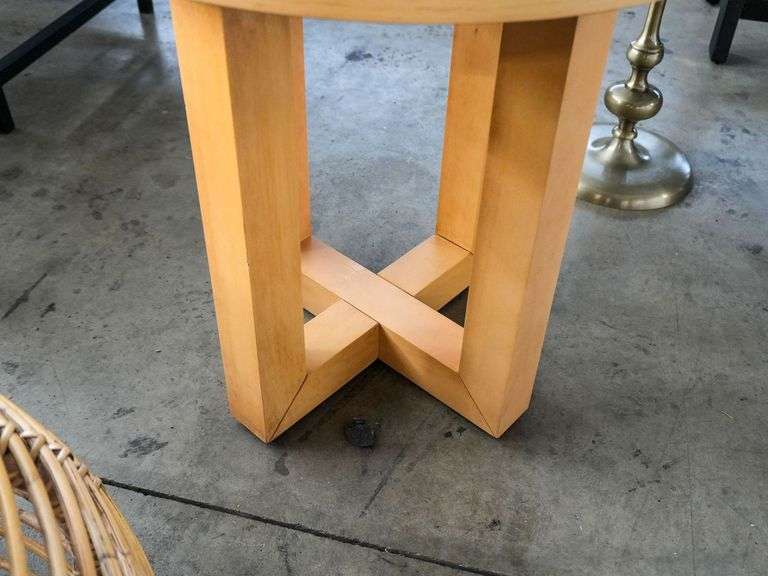 Light Wood Round Side Table With Geometric Base, 22” - Roller Auctions