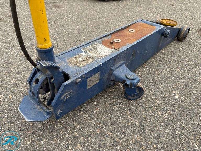NAPA Pneumatic Floor Jack - Roller Auctions