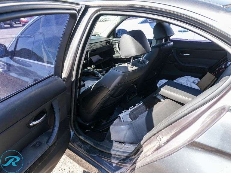 2006  BMW  3 Series 330i  RWD - Roller Auctions