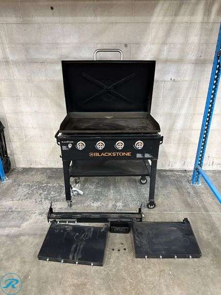 Blackstone 36 in. Griddle with Hinged Hood, Front Shelf - Used/Missing Cover
