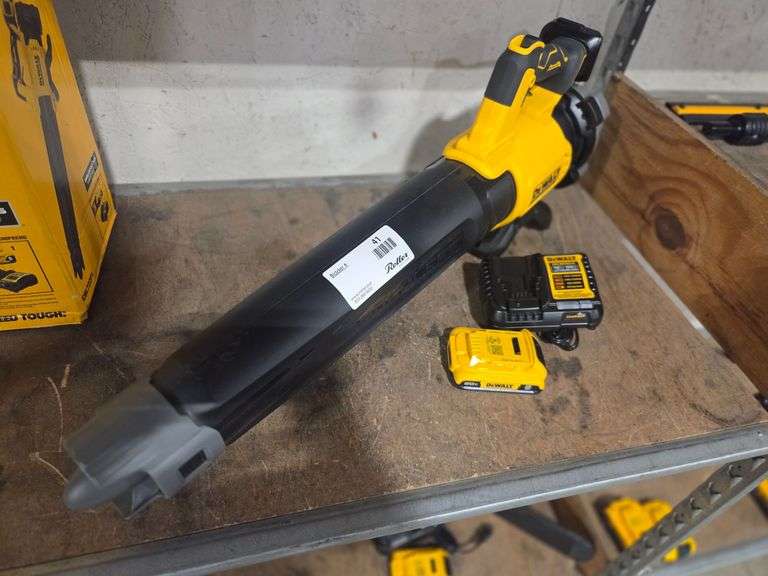 DeWalt DCBL722 20V Max Cordless Leaf Blower With Battery and Charger