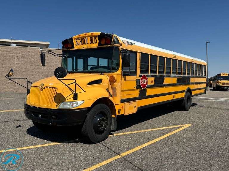 2006 IC Corporation CE300 RWD 77-Passenger School Bus