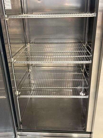 Turbo Air TSR-72SD-N Three-Door Reach-In Refrigerator with Casters, 110-120V - Roller Auctions