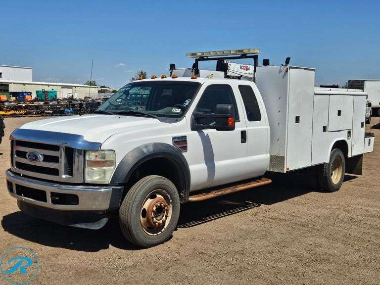 2009 Ford F550 Super Duty XLT 4WD Utility Truck