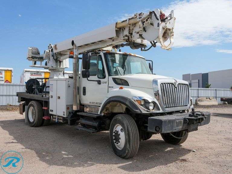 2007 International 7400 SFA 4WD S/A Digger Derrick Truck - Roller Auctions