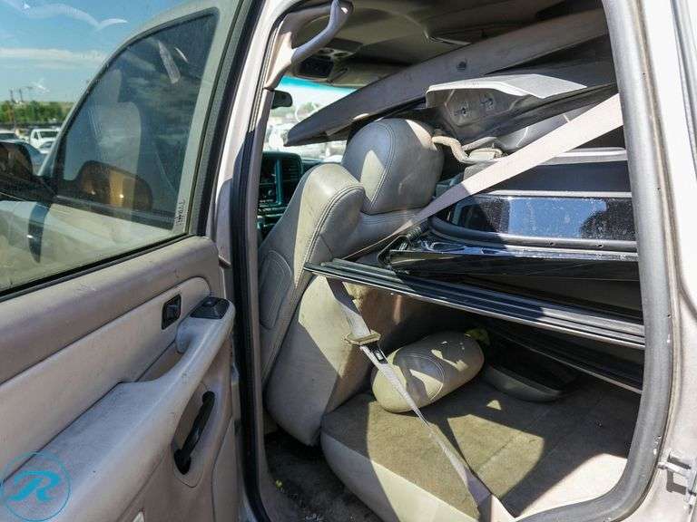 2003  Chevrolet  Tahoe LS  4WD - Roller Auctions