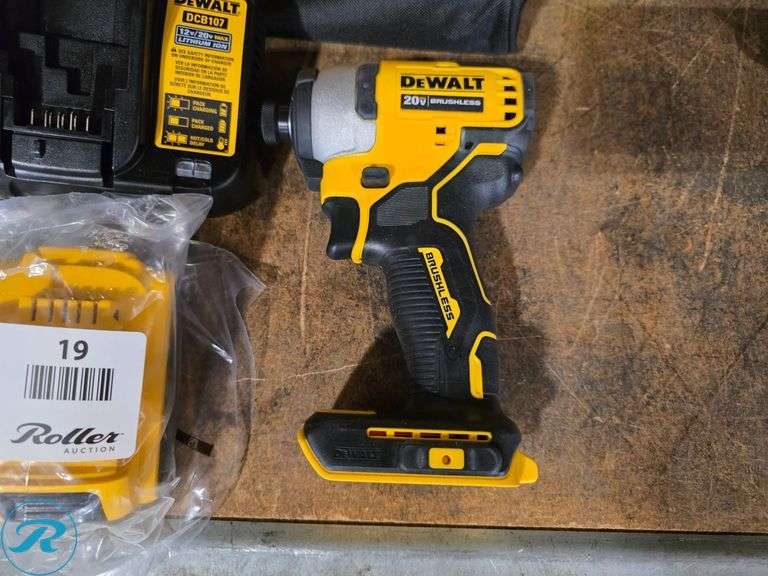 Dewalt DCF809 20V Cordless Impact Driver, Charger, Battery, and Bag - Roller Auctions