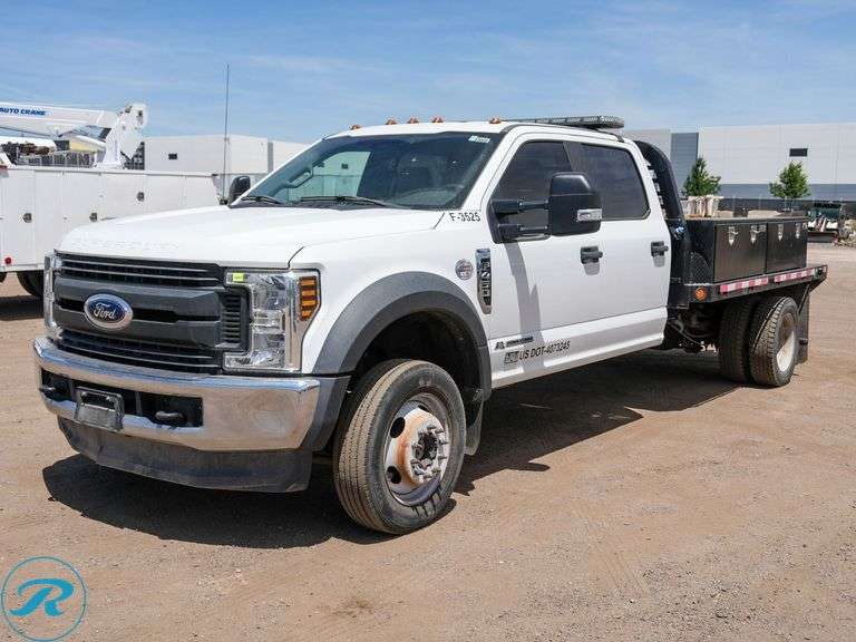 2018 Ford F450 Super Duty XL 4WD Flatbed Truck