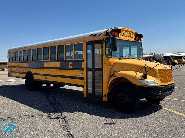 2006  IC Corporation  CE300  RWD  77-Passenger School Bus - Roller Auctions