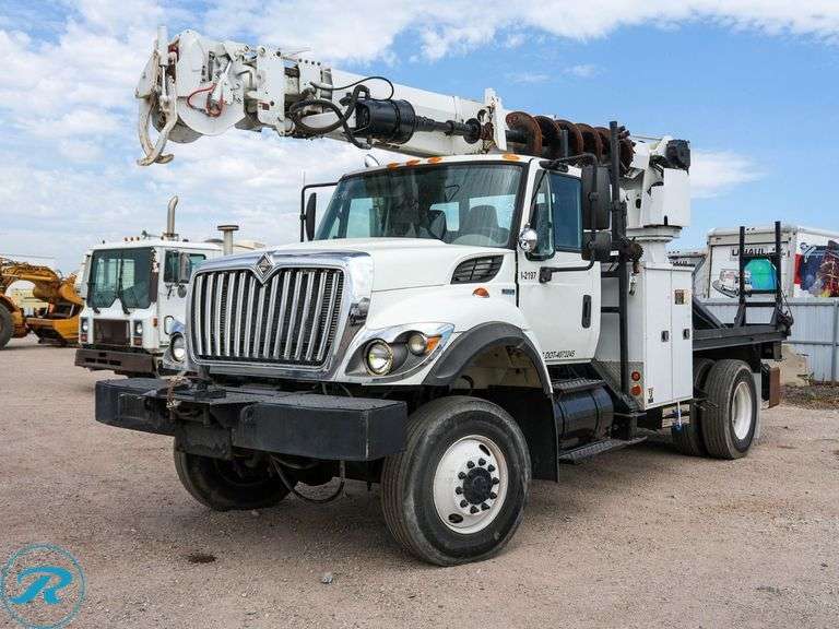2007 International 7400 SFA 4WD S/A Digger Derrick Truck