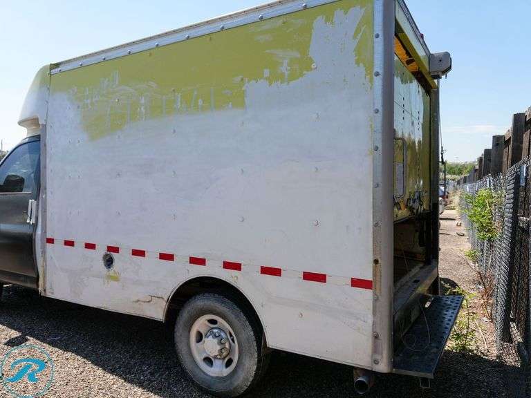 2004  Chevrolet  Express 3500   RWD - Roller Auctions
