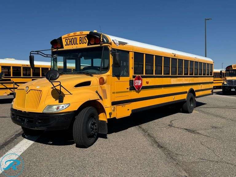 2005 IC Corporation CE300 RWD 77-Passenger School Bus