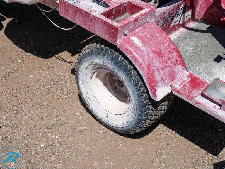 Newstripe Ride-on Paint Striper, Honda Gas Engine - Roller Auctions