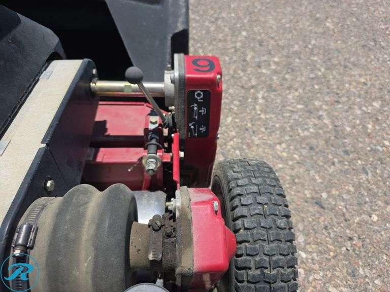 Toro Greensmaster 1000 Walk Behind Reel Mower (Inoperable, Does Not Start) - Roller Auctions