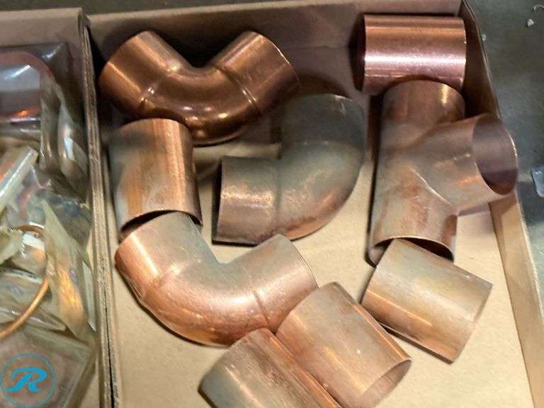 Tray of Copper Fittings - Roller Auctions
