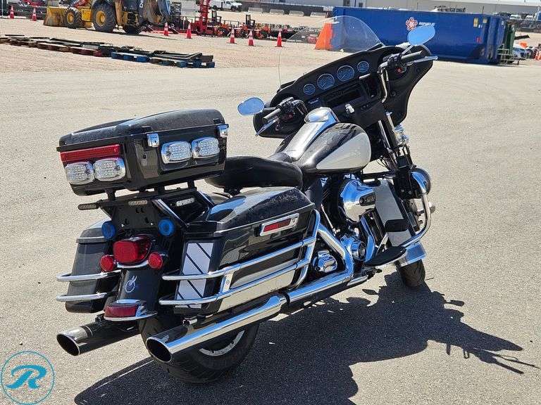 2014  Harley-Davidson  FLHTP Electra Glide   Police Edition  RWD  Motorcycle - Roller Auctions